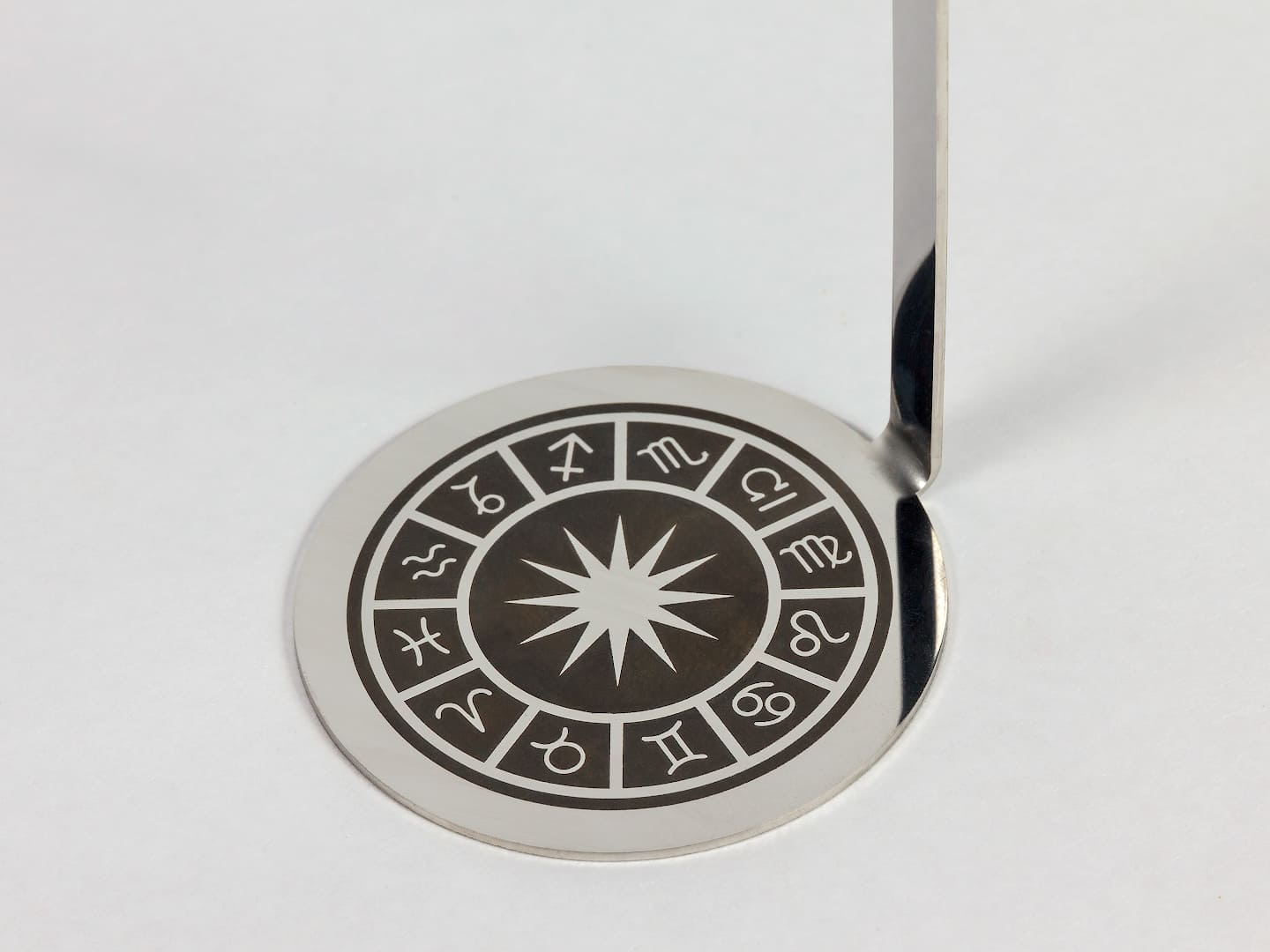 Настольный биокамин Lux Fire Зодиак "Телец" Чёрный по цене 15 000 руб.